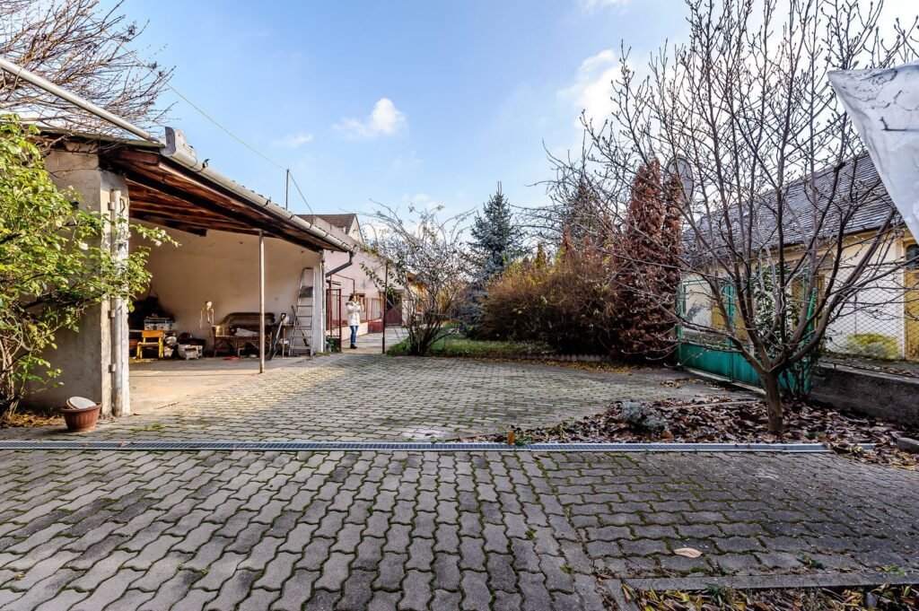 De vânzare Locuință spațioasă cu grădină mare în Aradul Nou, calea Timișorii în zona Aradul Nou 4 camere Arad 1