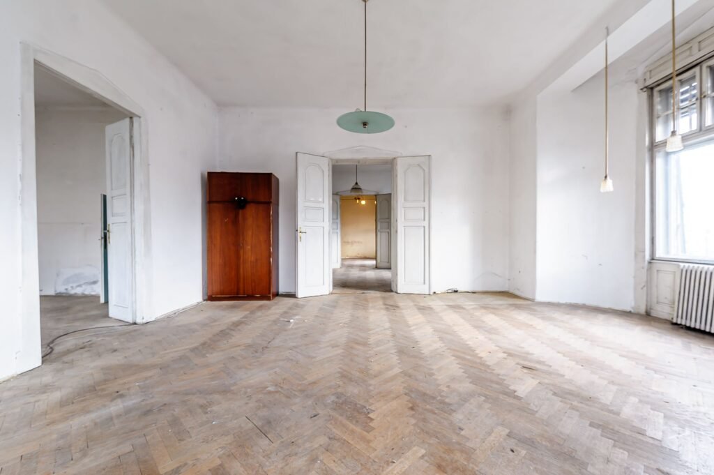 De vânzare REZERVAT! Apartament 4 camere, etaj 1, în Palatul Steiner, Arad în zona Boul Rosu 4 camere 3 dormitoare Arad 8