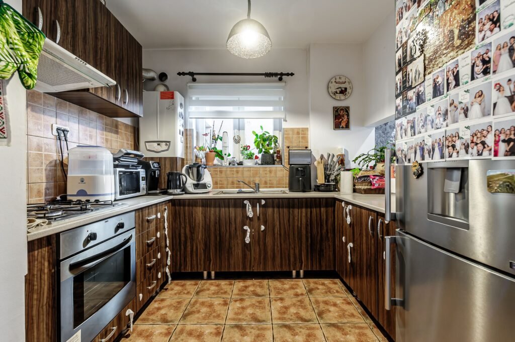 REZERVAT Apartament amenajat cu 2 camere la etajul 1 in Subcetate De vânzare REZERVAT Apartament amenajat cu 2 camere la etajul 1 in Subcetate în zona Subcetate 2 camere 1 dormitor Arad 4