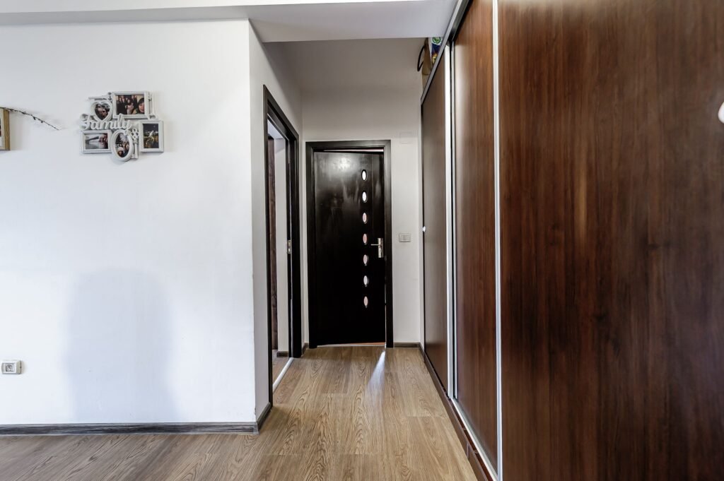 REZERVAT Apartament amenajat cu 2 camere la etajul 1 in Subcetate De vânzare REZERVAT Apartament amenajat cu 2 camere la etajul 1 in Subcetate în zona Subcetate 2 camere 1 dormitor Arad 6