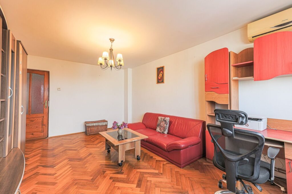 De vânzare Rezervat! Apartament 2 camere, decomandat, 64 mp, etaj 4/4 în zona Aurel Vlaicu 2 camere 1 dormitor Arad 1