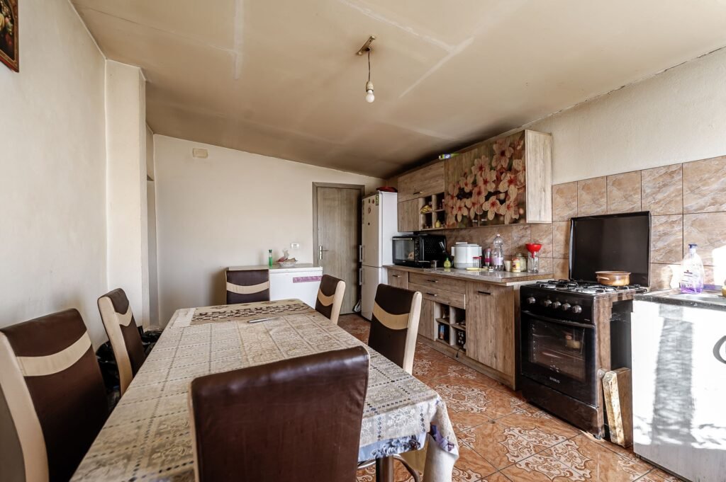 De vânzare 🌟 Oportunitate Unică de Vânzare în Variasu Mare! 🌟 în zona Arad 4 camere Arad 5