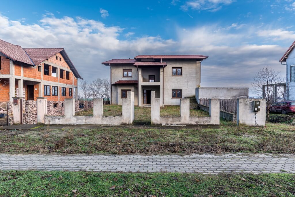 De vânzare Casă spatioasa, construcție nouă – Zimandu Nou Teren 998 mp Comision 0 în zona Arad 9 camere 4 dormitoare Arad 6