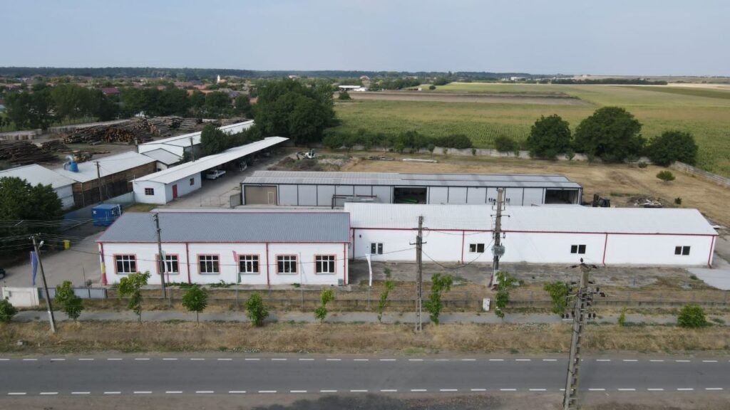 De vânzare Hale depozitare/producție 2.000 mp si 10.000 mp teren în Pecica în zona Nord-Vest 4 camere Arad 1