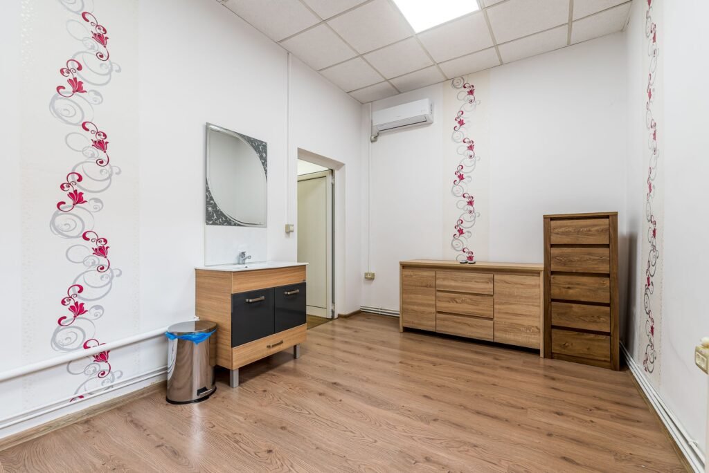 Spațiu comercial de închiriat pe Bulevardul Dragalina Comision 0 De închiriat Spațiu comercial de închiriat pe Bulevardul Dragalina Comision 0 în zona Ultracentral 3 camere Arad 1