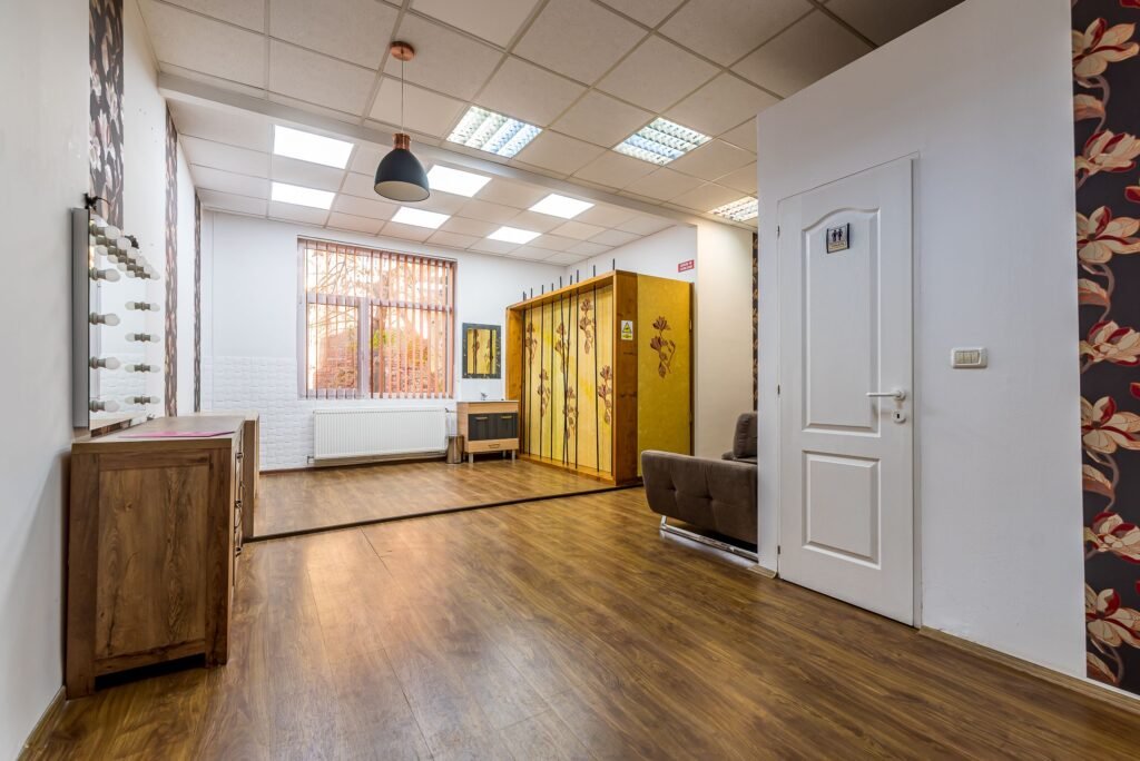 Spațiu comercial de închiriat pe Bulevardul Dragalina Comision 0 De închiriat Spațiu comercial de închiriat pe Bulevardul Dragalina Comision 0 în zona Ultracentral 3 camere Arad 1