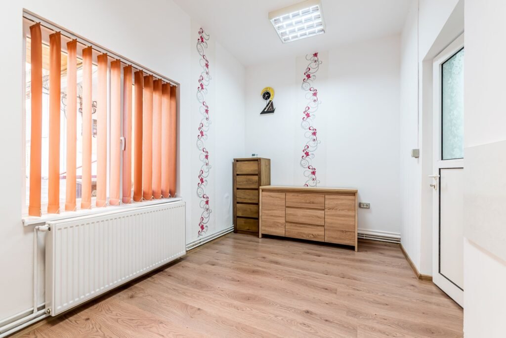 De închiriat Spațiu comercial de închiriat pe Bulevardul Dragalina Comision 0 în zona Ultracentral 3 camere Arad 3