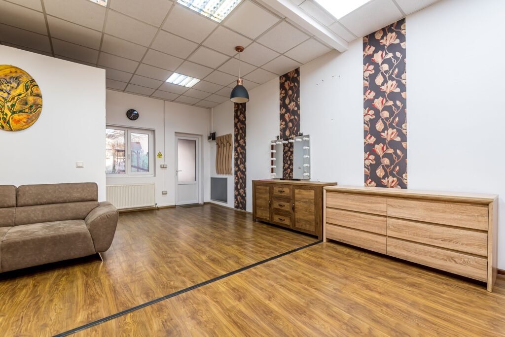 De închiriat Spațiu comercial de închiriat pe Bulevardul Dragalina Comision 0 în zona Ultracentral 3 camere Arad 4