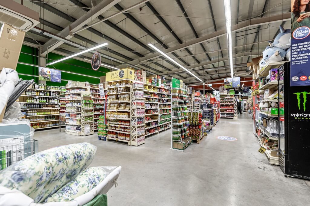 Spatiu comercial de vanzare cu chirias Carrefour Market Arad De vânzare Spatiu comercial de vanzare cu chirias Carrefour Market Arad în zona Central 9 camere Arad 1