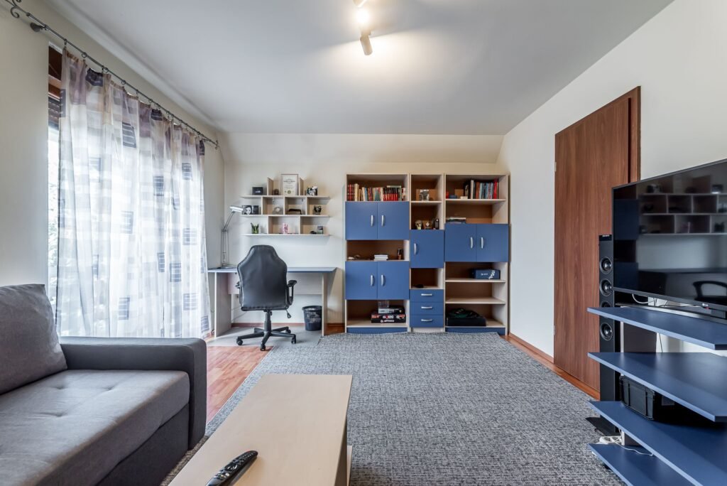 De vânzare VILĂ MODERNĂ CU PISCINĂ, SAUNĂ- COMISION 0% – ARADUL NOU în zona Aradul Nou 5 camere 4 dormitoare Arad 6