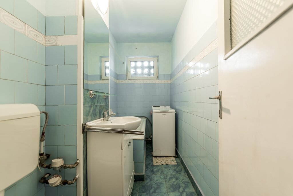 Apartament 3 camere, 67 mp util, etaj 2 – Z8, Vlaicu – COMISION 0 De vânzare Apartament 3 camere, 67 mp util, etaj 2 – Z8, Vlaicu – COMISION 0 în zona Aurel Vlaicu 3 camere 2 dormitoare Arad 1