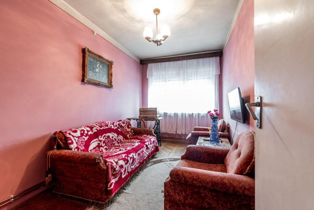 Apartament cu 4 camere decomandat cu vedere panoramica De vânzare Apartament cu 4 camere decomandat cu vedere panoramica în zona P-ta Garii 4 camere 3 dormitoare Arad 1