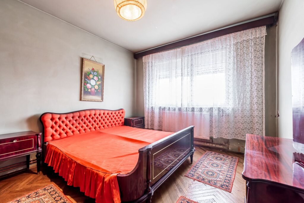 Apartament cu 4 camere decomandat cu vedere panoramica De vânzare Apartament cu 4 camere decomandat cu vedere panoramica în zona P-ta Garii 4 camere 3 dormitoare Arad 1