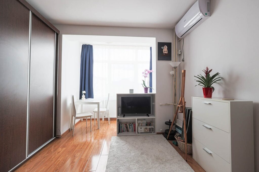 Apartament cu o camera – Strada Decebal Comision 0 De închiriat Apartament cu o camera – Strada Decebal Comision 0 în zona Central 1 camera 1 dormitor Arad 1