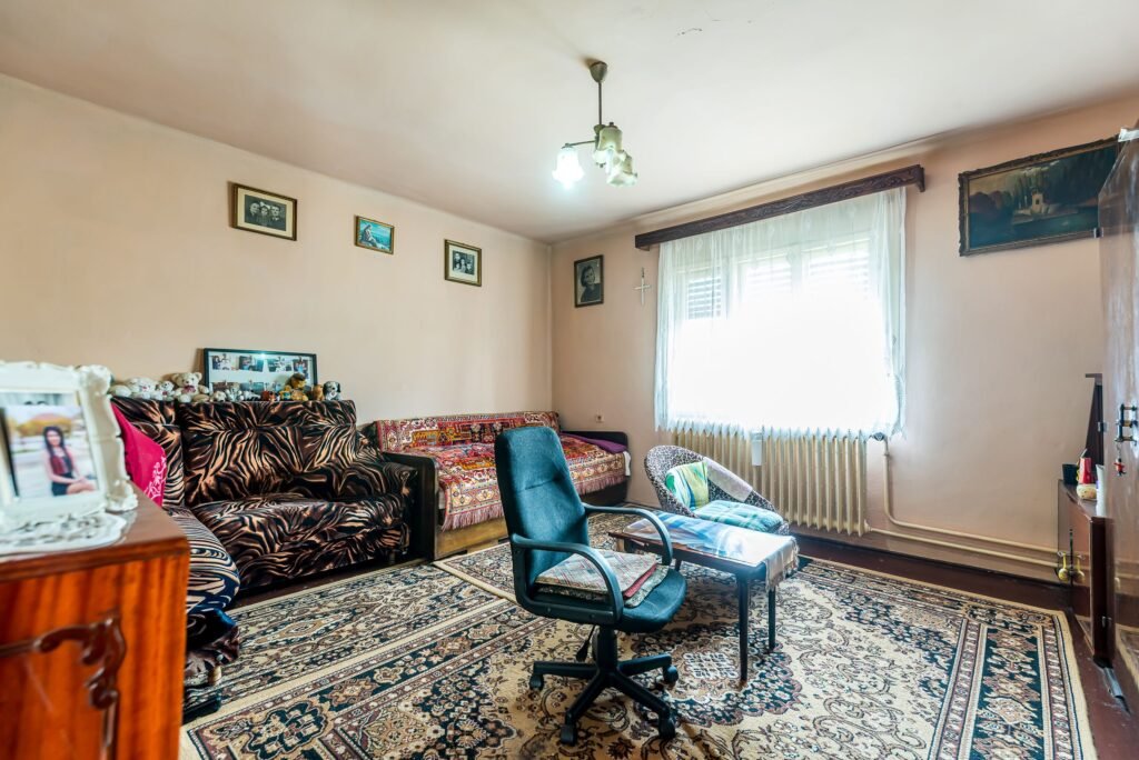 Casa 4 camere – Teren 539 mp – Bujac – COMISION 0 De vânzare Casa 4 camere - Teren 539 mp - Bujac - COMISION 0 în zona Bujac 4 camere 3 dormitoare Arad 1