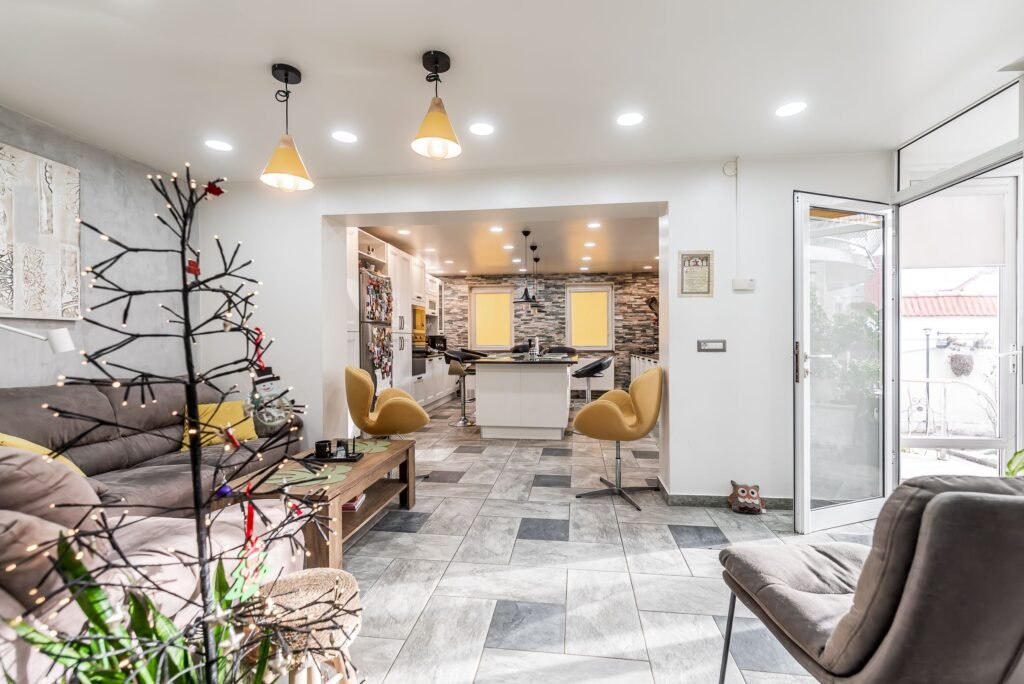 Casă cu 5 camere în Aradul Nou – locul unde linistea devine acasă De vânzare Casă cu 5 camere în Aradul Nou - locul unde linistea devine acasă în zona Aradul Nou 5 camere 3 dormitoare Arad 1