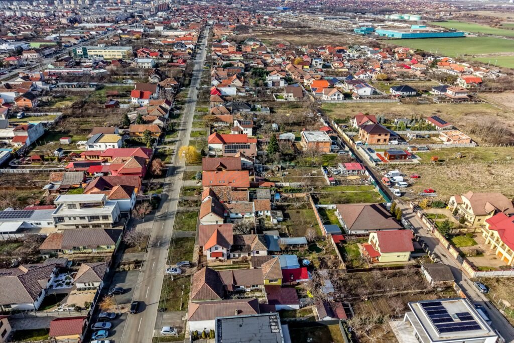 De vânzare Casă cu teren 846 mp Micalaca, Strada Lipovei. Ocazie rară! în zona Micalaca 4 camere 3 dormitoare Arad 1