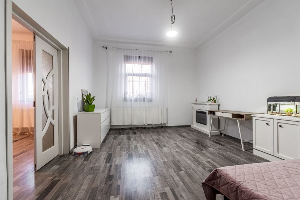 Casa la cheie in Gradiste, zona excelenta, teren 411 mp Comision 0 De vânzare Casa la cheie in Gradiste, zona excelenta, teren 411 mp Comision 0 în zona Gradiste 3 camere 2 dormitoare Arad 1