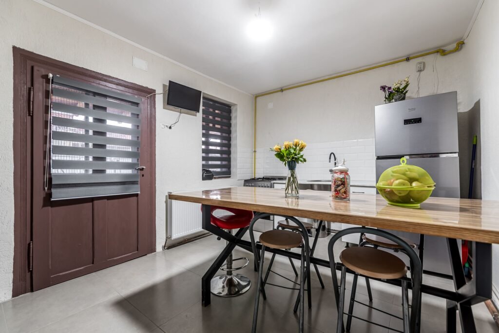 Casa la cheie in Gradiste, zona excelenta, teren 411 mp Comision 0 De vânzare Casa la cheie in Gradiste, zona excelenta, teren 411 mp Comision 0 în zona Gradiste 3 camere 2 dormitoare Arad 1