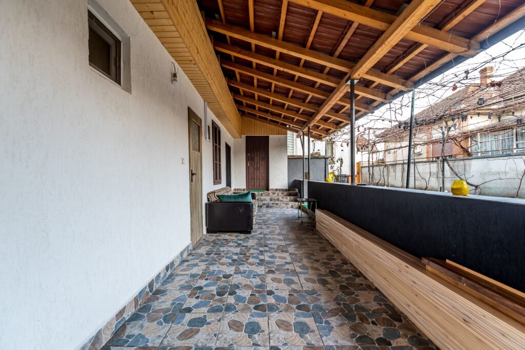 Casa la cheie in Gradiste, zona excelenta, teren 411 mp Comision 0 De vânzare Casa la cheie in Gradiste, zona excelenta, teren 411 mp Comision 0 în zona Gradiste 3 camere 2 dormitoare Arad 1