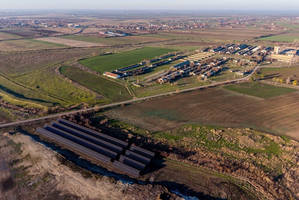 De vânzare Ferma 11.5 HA lângă DN7 & Autostrada E68 – Nădlac | clădiri+utilități în zona Vest Arad 1