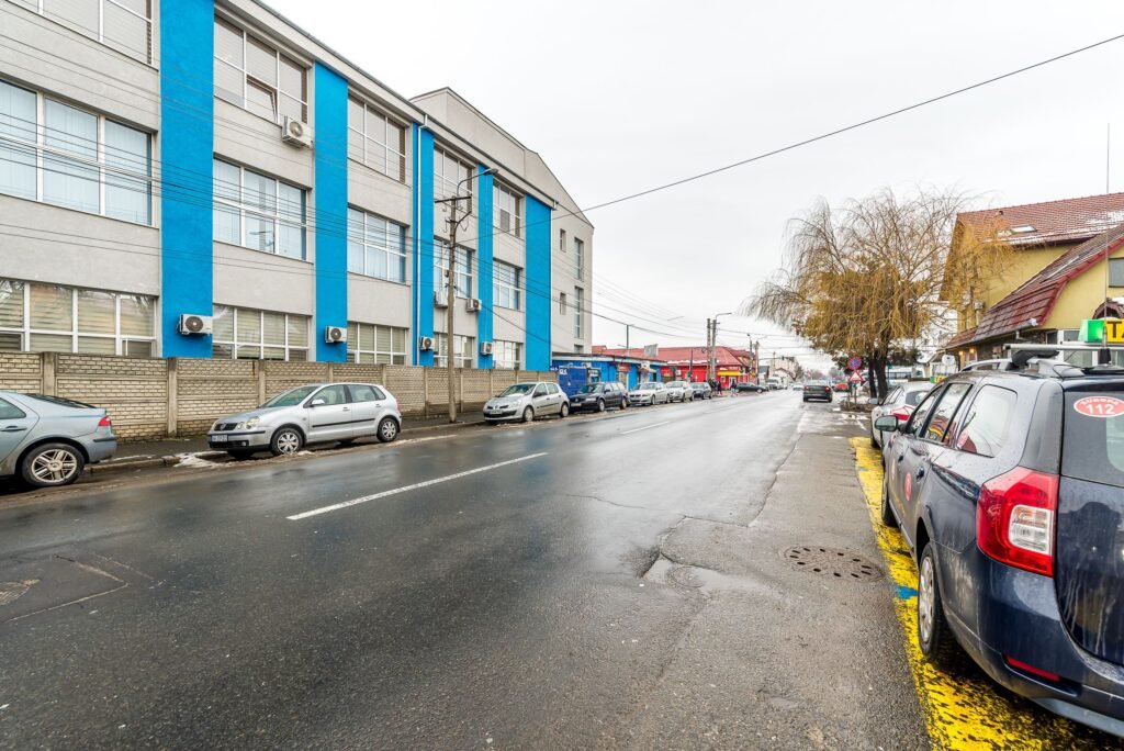 Garsoniera confort 1 la etajul 2 in confectii Comision 0 De vânzare Garsoniera confort 1 la etajul 2 in confectii Comision 0 în zona Confectii 1 camera 1 dormitor Arad 1