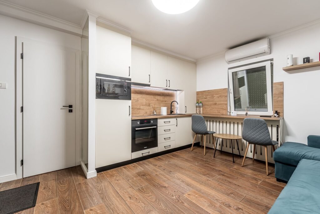 Garsonieră parter investiție inteligentă în Pârneava De vânzare Garsonieră parter investiție inteligentă în Pârneava în zona Parneava 1 camera Arad 1