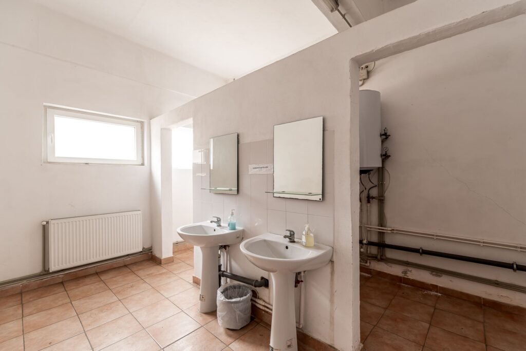 Hala productie si depozitare De vânzare Hala productie si depozitare în zona Central 2 camere Arad 1