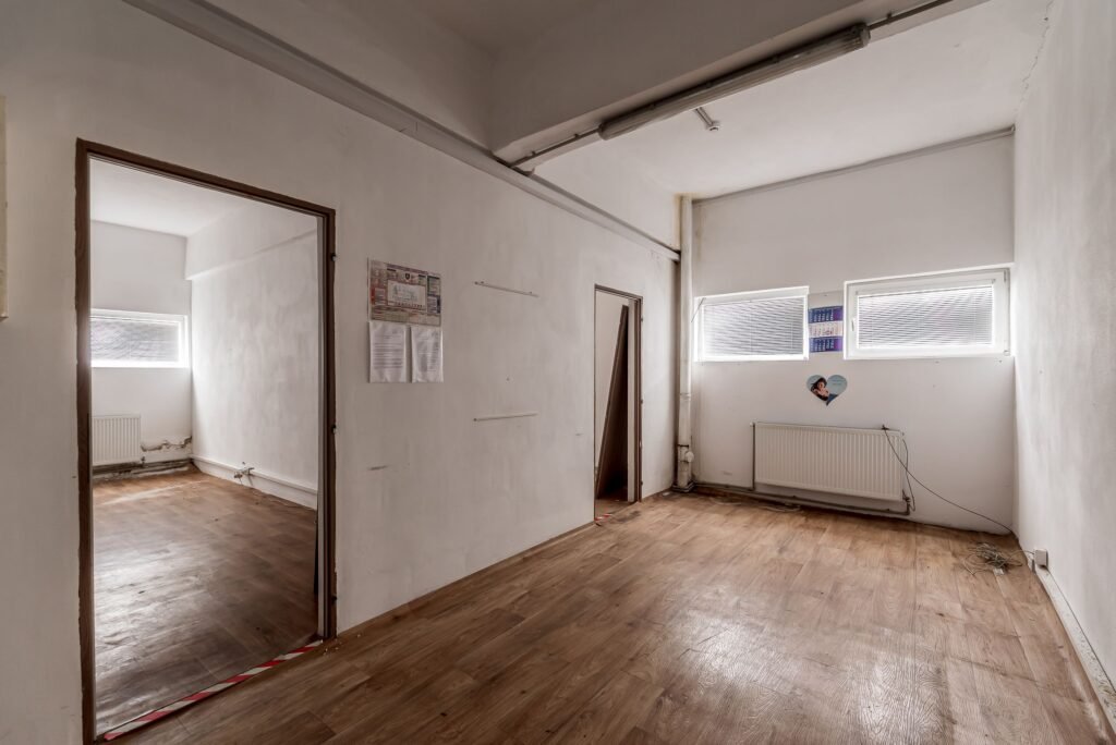 Hala productie si depozitare De vânzare Hala productie si depozitare în zona Central 2 camere Arad 1