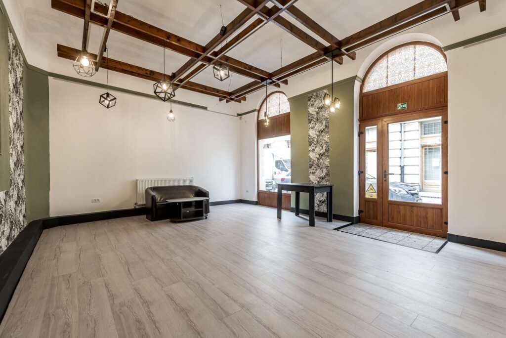 Spatiu comercial – str. Cicio Pop – 97 mp – COMISION 0 De vânzare Spatiu comercial - str. Cicio Pop - 97 mp - COMISION 0 în zona Central Arad 1