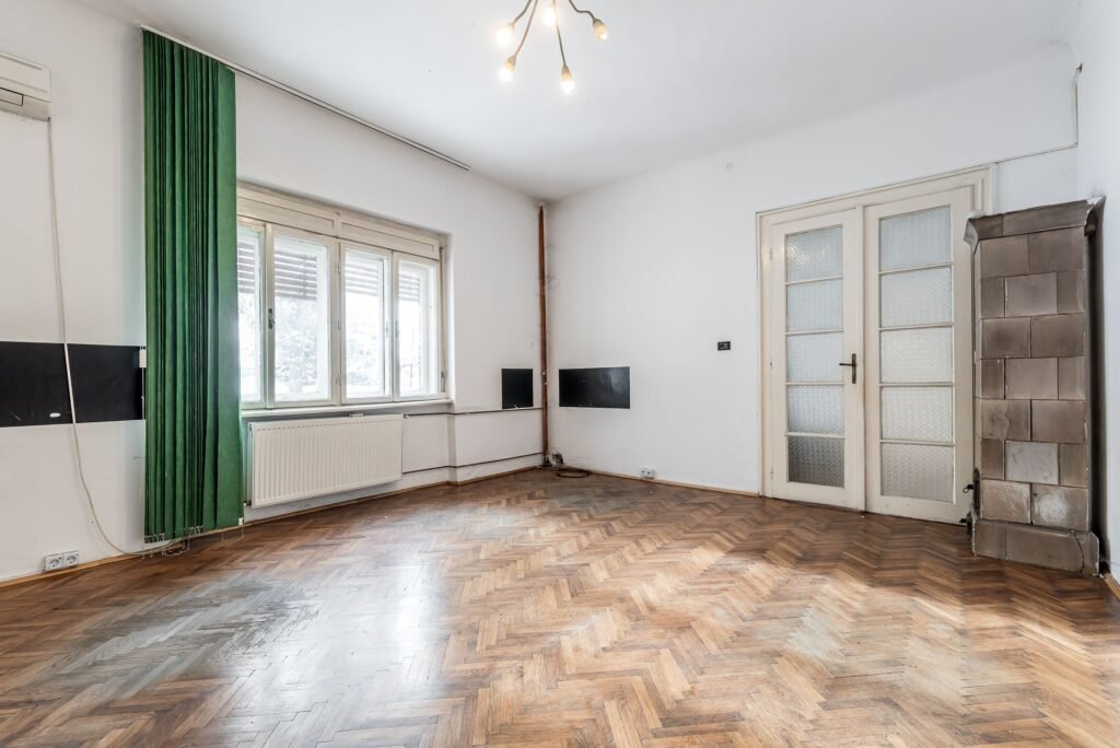 Vila individuala de exceptie Praporgescu Malul Mureșului De vânzare Vila individuala de exceptie Praporgescu Malul Mureșului în zona Malul Muresului 8 camere 5 dormitoare Arad 1