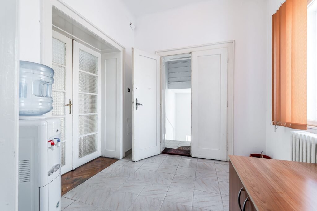 Vila individuala de exceptie Praporgescu Malul Mureșului De vânzare Vila individuala de exceptie Praporgescu Malul Mureșului în zona Malul Muresului 8 camere 5 dormitoare Arad 1