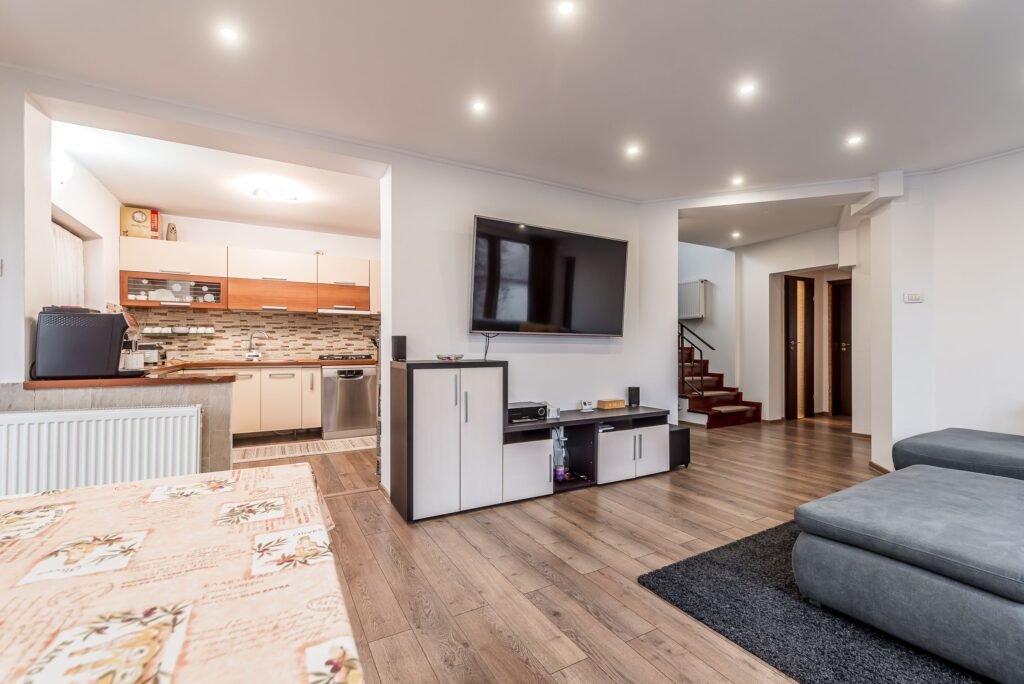 Vilă modernă 4 camere Zimandcuz Arad De vânzare Vilă modernă 4 camere Zimandcuz Arad în zona Arad 4 camere 3 dormitoare Arad 1