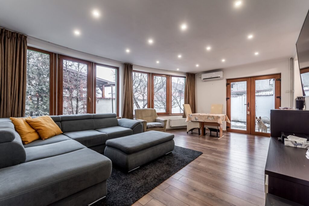 Vilă modernă 4 camere Zimandcuz Arad De vânzare Vilă modernă 4 camere Zimandcuz Arad în zona Arad 4 camere 3 dormitoare Arad 1