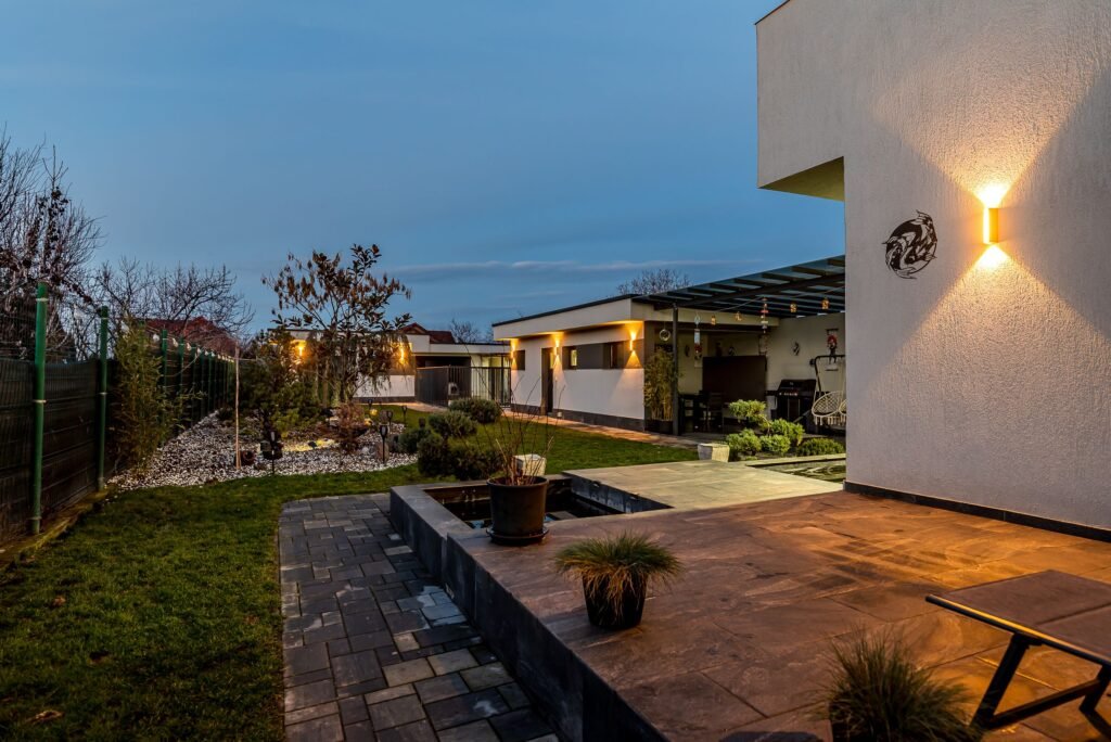 Vilă premium cu teren generos, la 10 km de Arad, Zimandcuz De vânzare Vilă premium cu teren generos, la 10 km de Arad, Zimandcuz în zona Arad 5 camere 4 dormitoare Arad 1