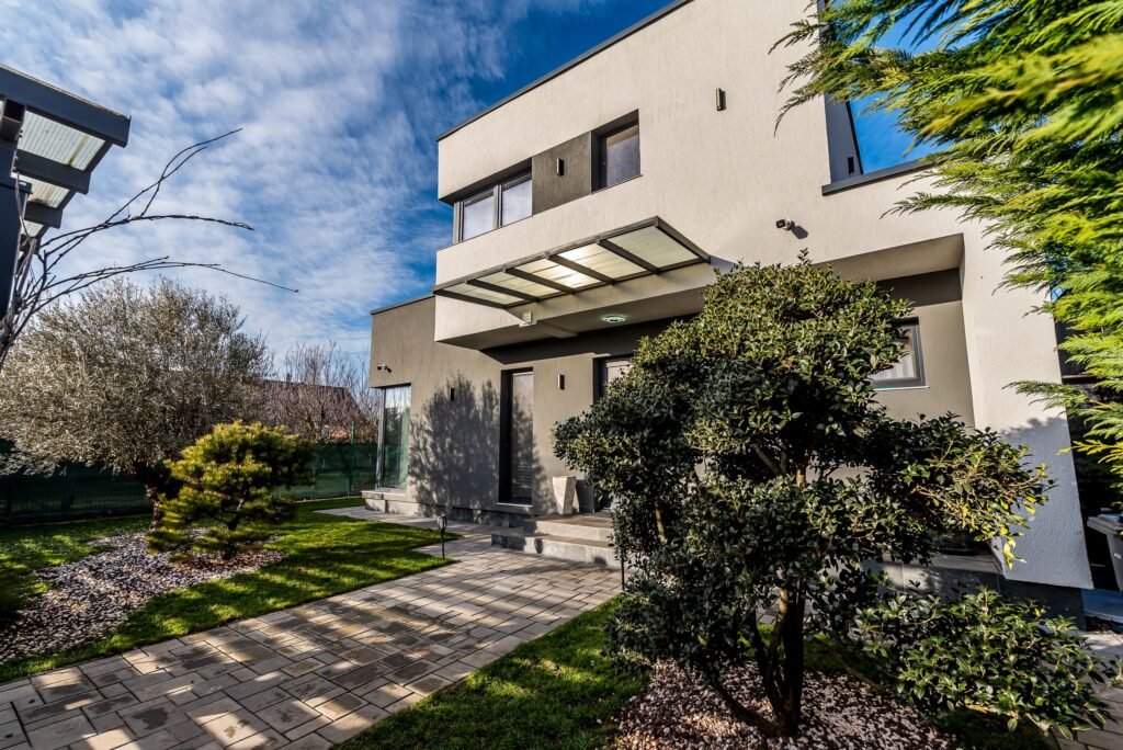 De vânzare Vilă premium cu teren generos, la 10 km de Arad, Zimandcuz în zona Arad 5 camere 4 dormitoare Arad 1