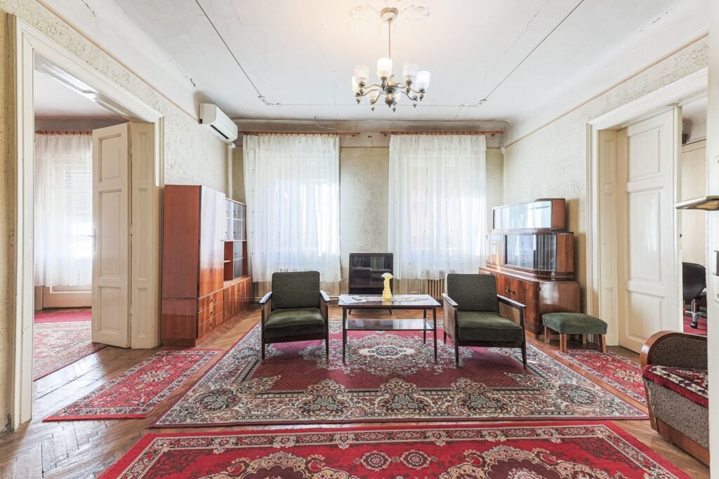 De vânzare Acasă mare în centrul Aradului! 4 camere - 130 mp utili! în zona Ultracentral 4 camere 2 dormitoare Arad 1