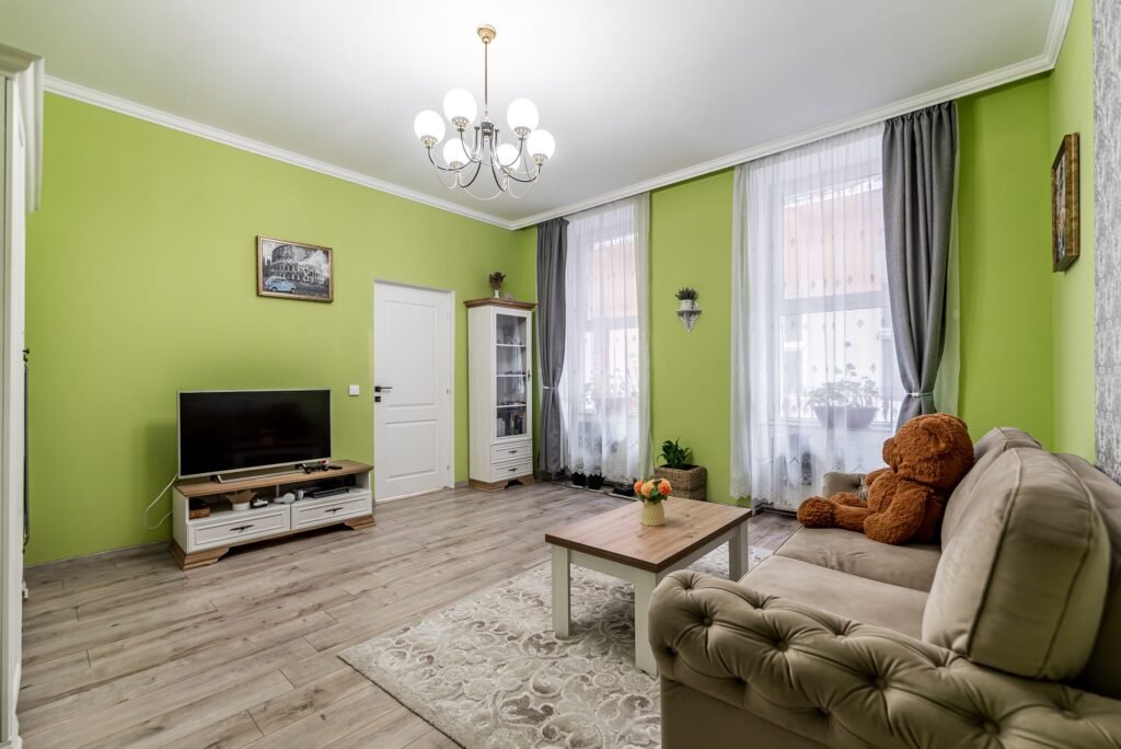 De vânzare Apartament 2 camere – Ultracentral, etaj 1 din 2, renovat complet în zona Ultracentral 2 camere 1 dormitor Arad 1