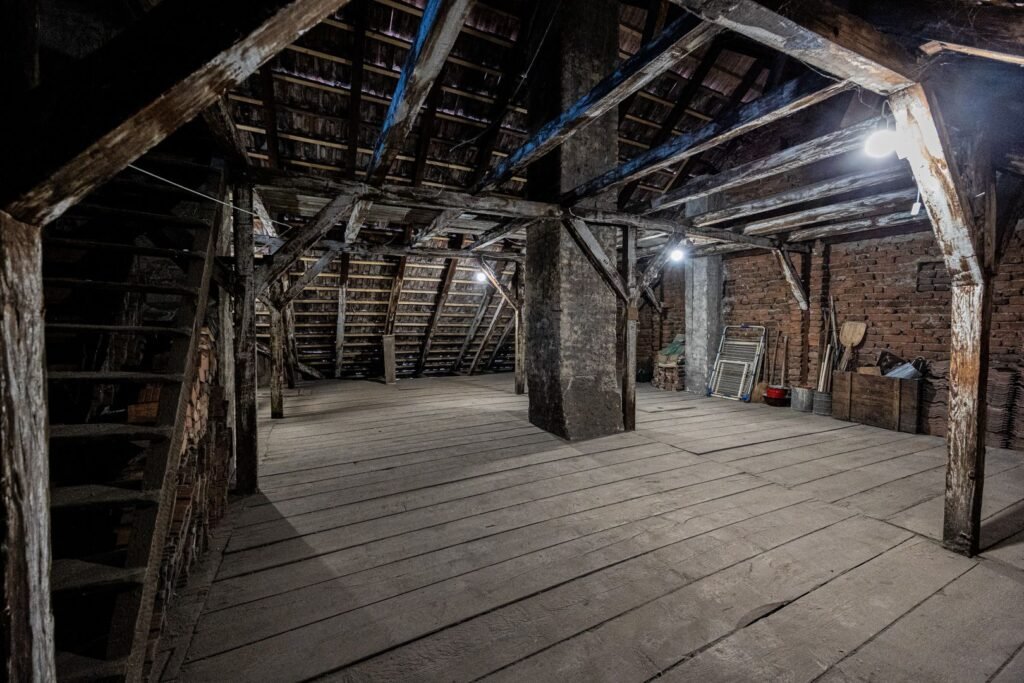 Apartament 4 camere semidecomandat, ultracentral, etaj 1 De vânzare Apartament 4 camere semidecomandat, ultracentral, etaj 1 în zona Ultracentral 4 camere 2 dormitoare Arad 1