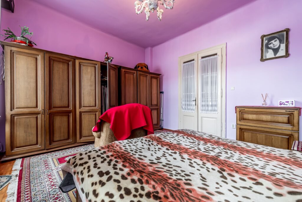 Apartament cu 3 Camere la Casă pe Strada I.L. Caragiale, Arad De vânzare Apartament cu 3 Camere la Casă pe Strada I.L. Caragiale, Arad în zona Central 3 camere 1 dormitor Arad 1