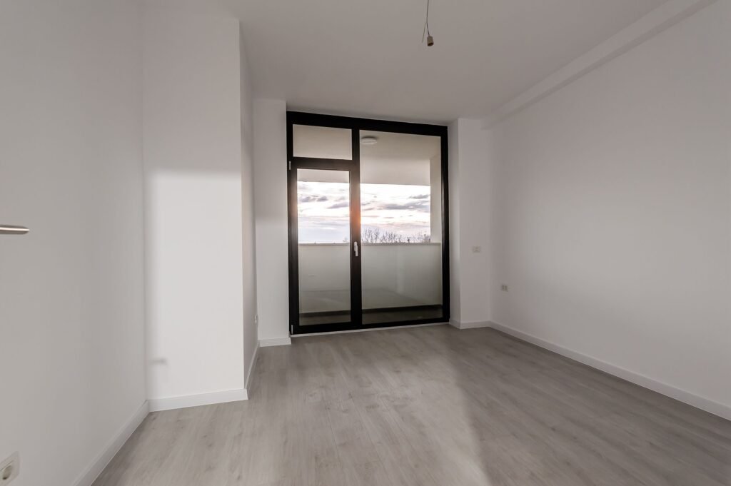 Apartament cu 3 camere și parcare subterană – XCity Timișoara De vânzare Apartament cu 3 camere și parcare subterană - XCity Timișoara în zona Aradului 3 camere 2 dormitoare Arad 1