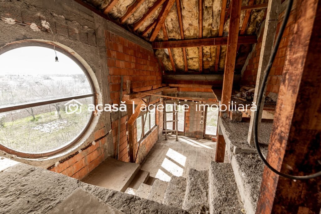 Casă 6 camere – la roșu – Zimandcuz, Arad – COMISION 0 De vânzare Casă 6 camere - la roșu - Zimandcuz, Arad – COMISION 0 în zona Arad 6 camere 3 dormitoare Arad 1