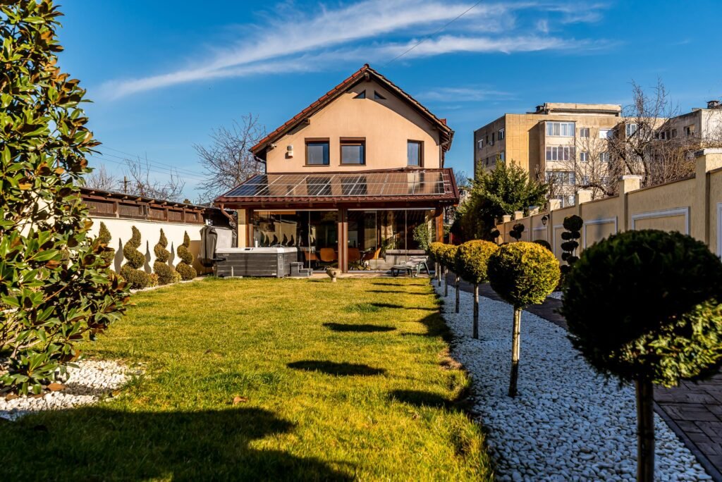 Casă SMART autonomă energetic, 4 dormitoare, Aradul Nou De vânzare Casă SMART autonomă energetic, 4 dormitoare, Aradul Nou în zona Aradul Nou 5 camere 4 dormitoare Arad 1