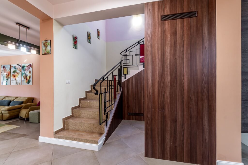 Casă SMART autonomă energetic, 4 dormitoare, Aradul Nou De vânzare Casă SMART autonomă energetic, 4 dormitoare, Aradul Nou în zona Aradul Nou 5 camere 4 dormitoare Arad 1