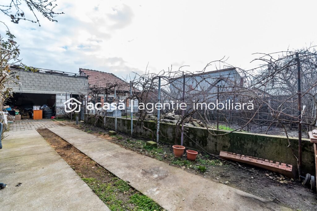 De vânzare Casă de renovat cu 773 mp teren la preț de apartament în zona Bujac 3 camere 2 dormitoare Arad 1