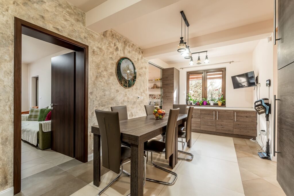 De vânzare Casă smart, independentă energetic | teren 720 mp | 5 camere în zona Aradul Nou 5 camere 4 dormitoare Arad 1