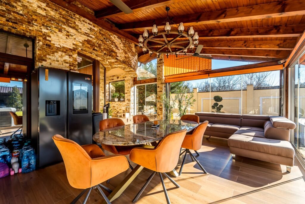 De vânzare Casă smart, independentă energetic | teren 720 mp | 5 camere în zona Aradul Nou 5 camere 4 dormitoare Arad 1