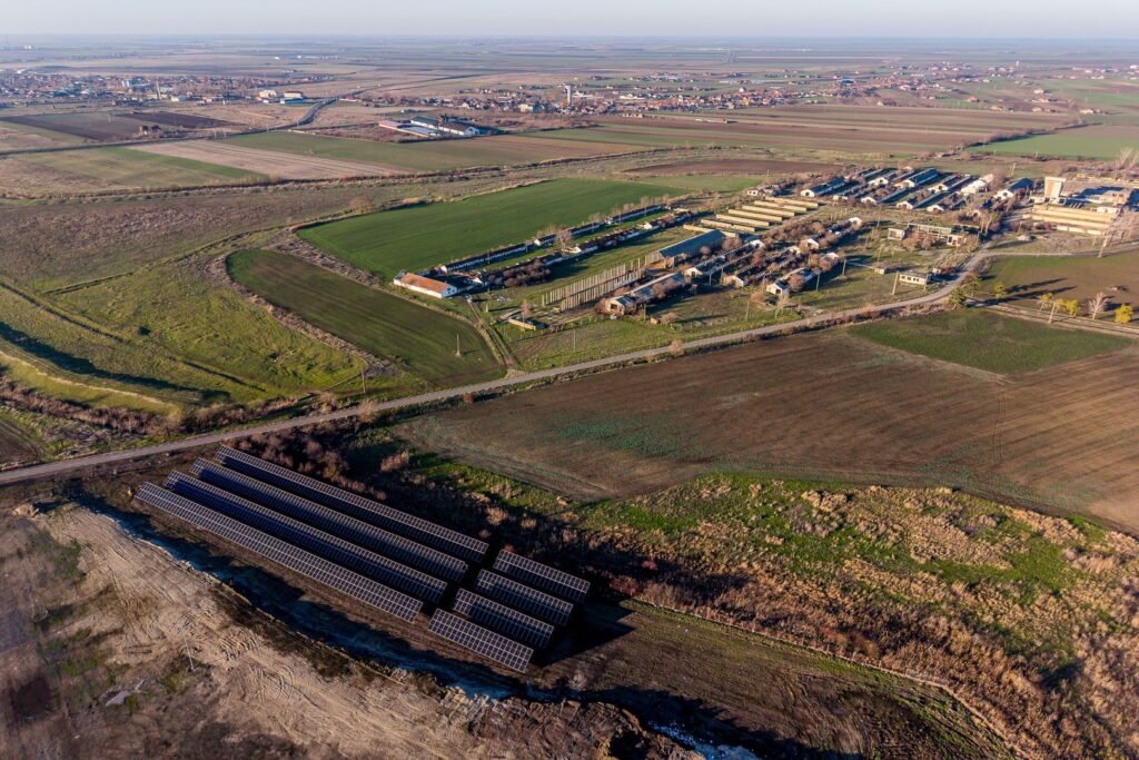 NĂDLAC | Teren 1.15 HA lângă Autostradă | 2.500mp Hale De vânzare NĂDLAC | Teren 1.15 HA lângă Autostradă | 2.500mp Hale în zona Exterior Vest Arad 1