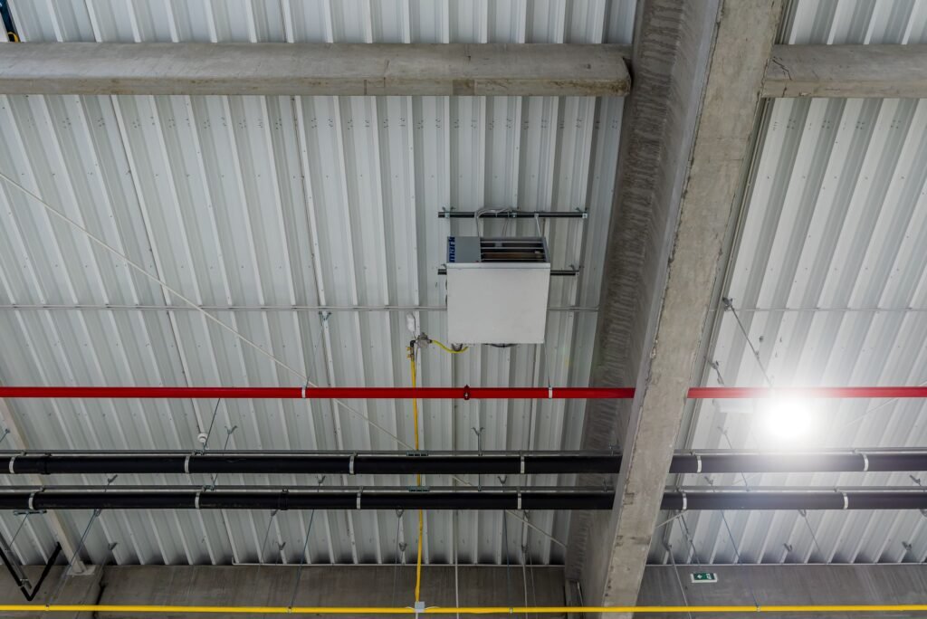 1202 mp – Hala industriala de inchiriat in Parc Industrial Arad De închiriat 1202 mp - Hala industriala de inchiriat in Parc Industrial Arad în zona Nord 2 camere Arad 1