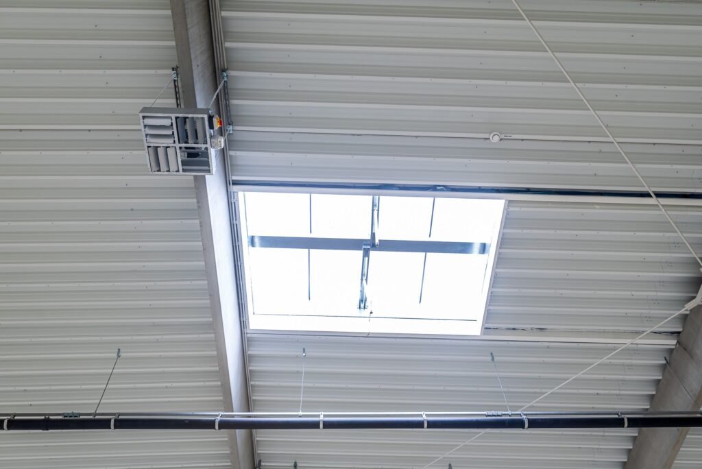 1202 mp – Hala industriala de inchiriat in Parc Industrial Arad De închiriat 1202 mp - Hala industriala de inchiriat in Parc Industrial Arad în zona Nord 2 camere Arad 1